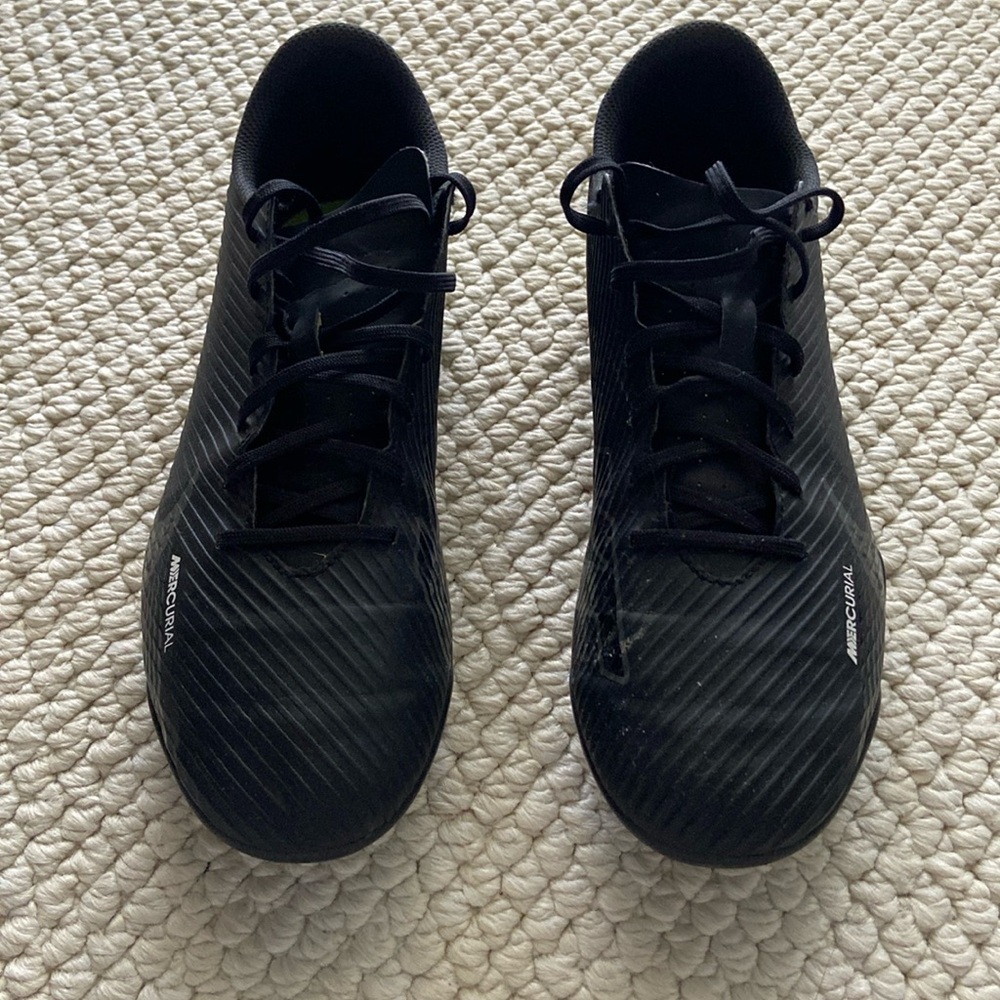 Nike mercurial soccer cleats